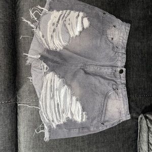 PRETTYLITTLETHING SHORTS